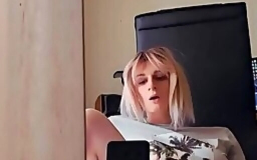 Cumshot on the mirror beautiful shemale Sammy (Samantha sissy world)