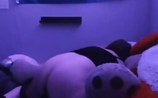 She loves fucking her bigt teddy bear on cam
