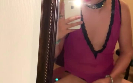Sexy ts playing with herself