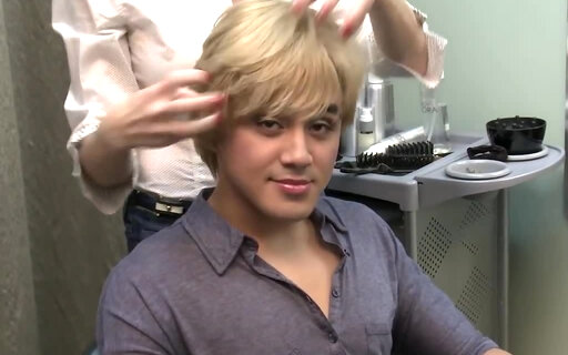 How a wig change a man to a woman